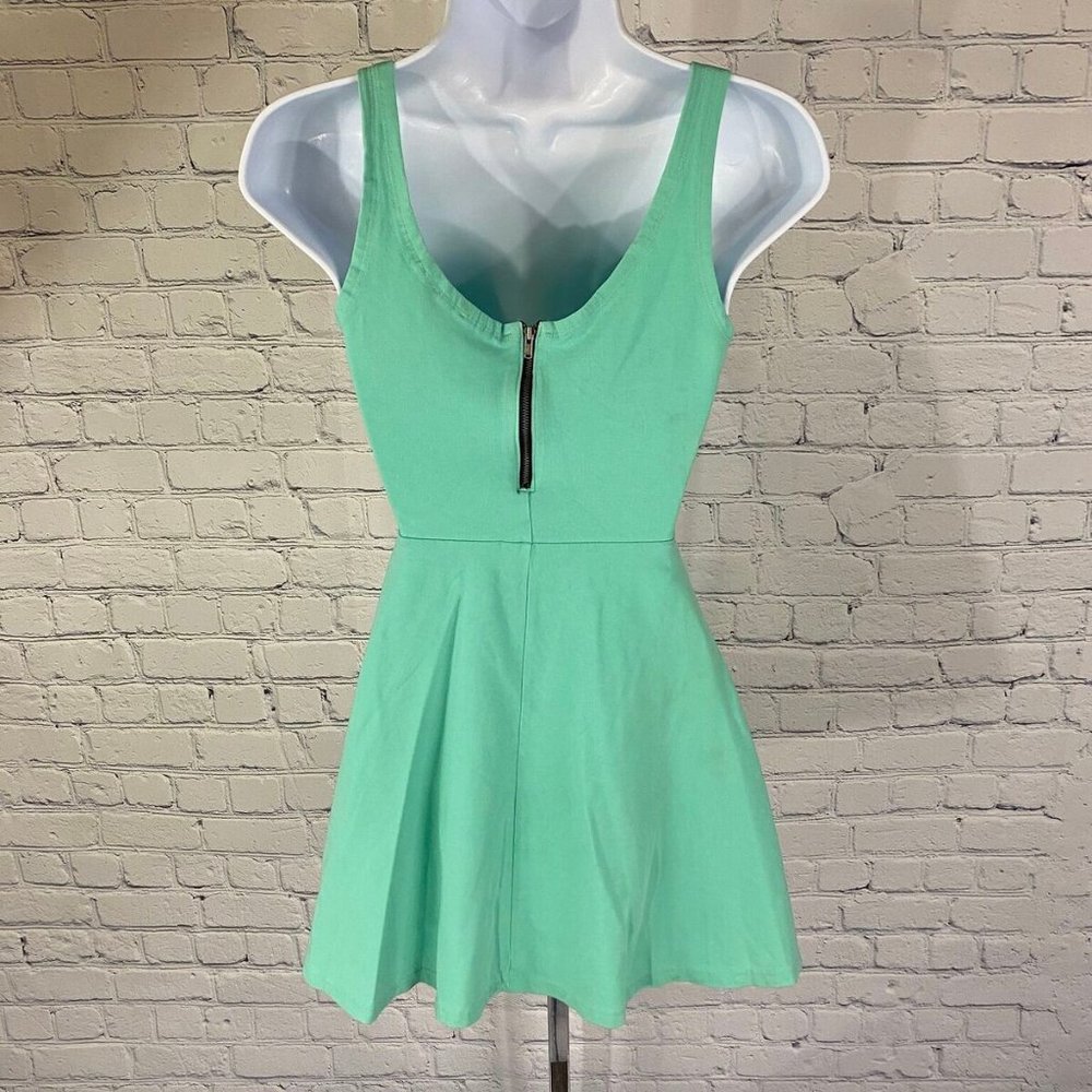Express Green Fit & Flare Skater Sleeveless Dress - Picture 5 of 8